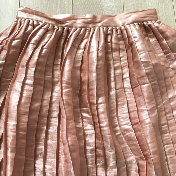 Glamorous Metalic Pleated Mini Skirt in Light Pink Size XS - Picture 4 of 9